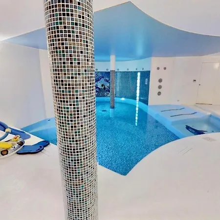 Triestevillas Opicina - 500m² Cinema+pool+sauna+gym Villa *