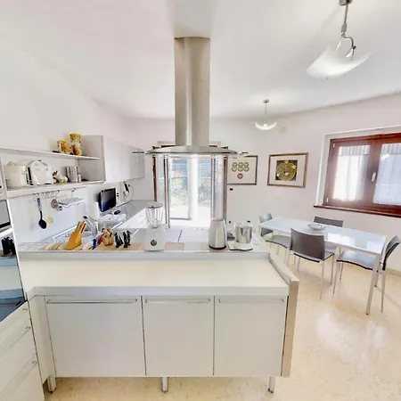 Triestevillas Opicina - 500m² Cinema+pool+sauna+gym Villa *